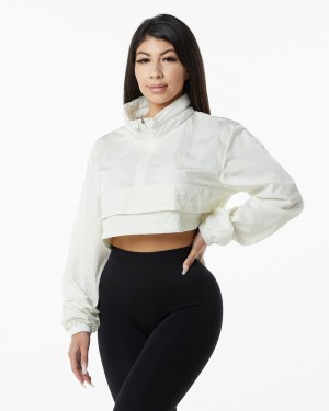 Geaca Dama Alphalete Endure Crop Masline Verzi | 048963-UHN