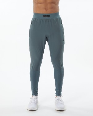 Pantaloni Jogger Barbati Alphalete Infinity Tech Gri | 142807-PWR