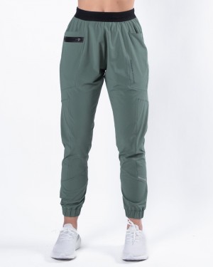 Pantaloni Jogger Dama Alphalete Studio Masline Verzi Verzi | 382954-PTD
