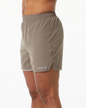 Pantaloni Scurti Barbati Alphalete Core Stride 5” Bej | 139028-OHZ