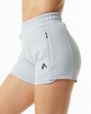 Pantaloni Scurti Dama Alphalete ELMTS Atletism 3.5" Gri | 265134-DAK