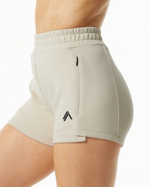 Pantaloni Scurti Dama Alphalete ELMTS Atletism 3.5" Galbeni Deschis | 823157-VMH