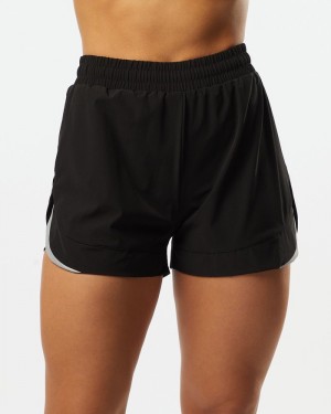 Pantaloni Scurti Dama Alphalete Stride 3" Negrii | 328461-SRV