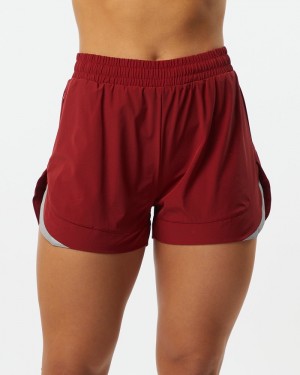 Pantaloni Scurti Dama Alphalete Stride 3" Rosii | 243178-FWA