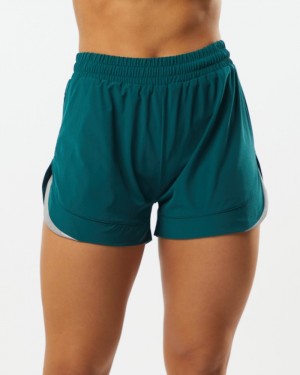 Pantaloni Scurti Dama Alphalete Stride 3" Turcoaz | 934025-ELN