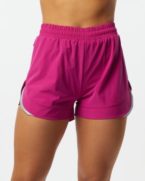 Pantaloni Scurti Dama Alphalete Stride 3" Roz | 168502-MTB