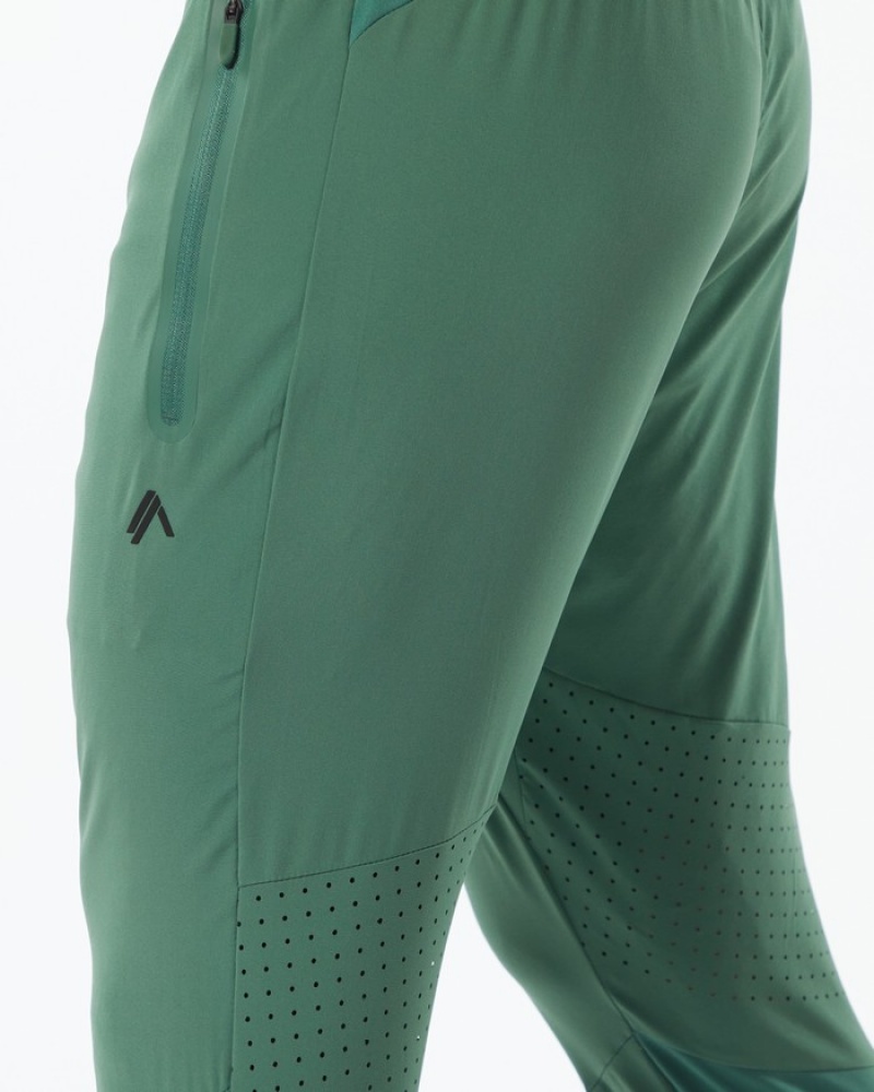 Pantaloni Jogger Barbati Alphalete Infinity Tech Verzi | 265103-FUZ