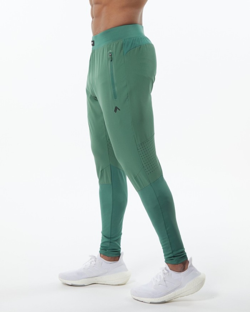 Pantaloni Jogger Barbati Alphalete Infinity Tech Verzi | 265103-FUZ