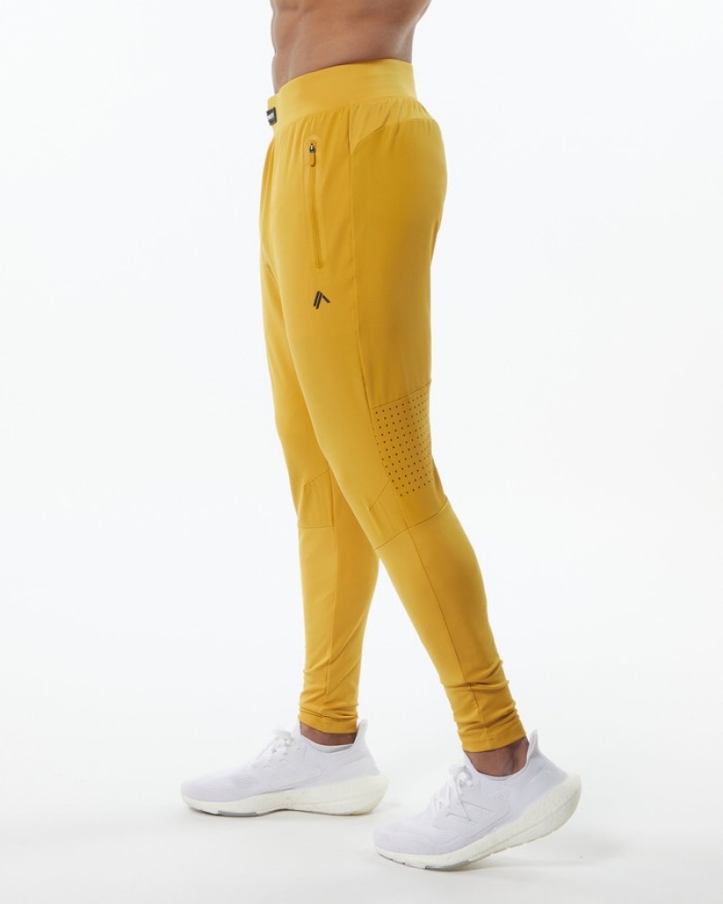 Pantaloni Jogger Barbati Alphalete Infinity Tech Galbeni | 847216-CJQ