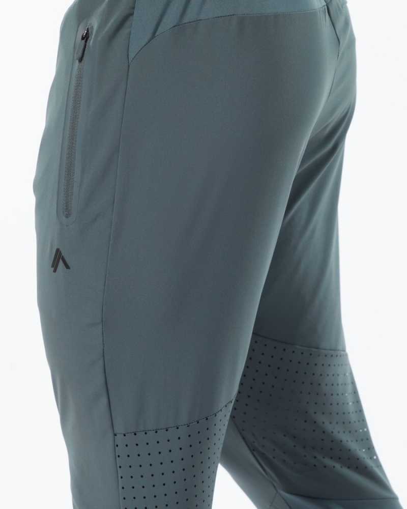 Pantaloni Jogger Barbati Alphalete Infinity Tech Gri | 142807-PWR
