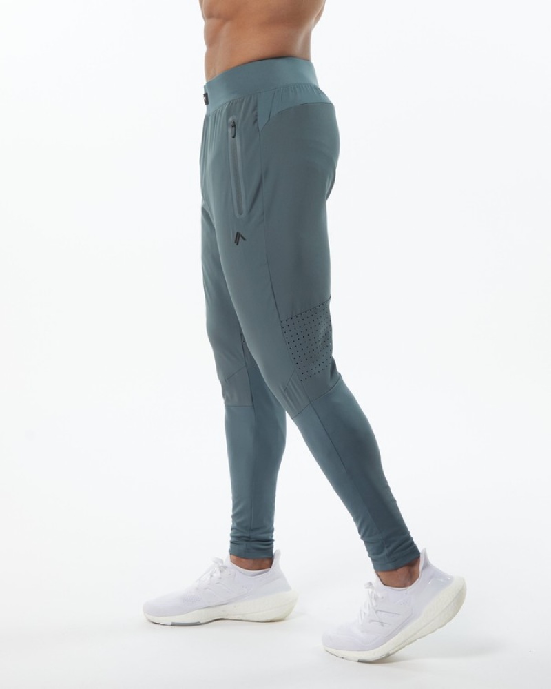 Pantaloni Jogger Barbati Alphalete Infinity Tech Gri | 142807-PWR