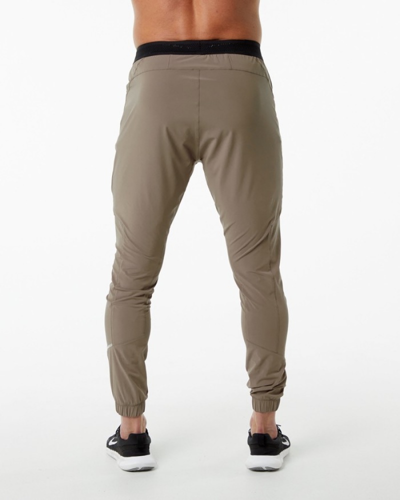 Pantaloni Jogger Barbati Alphalete Studio Bej | 018742-EXI