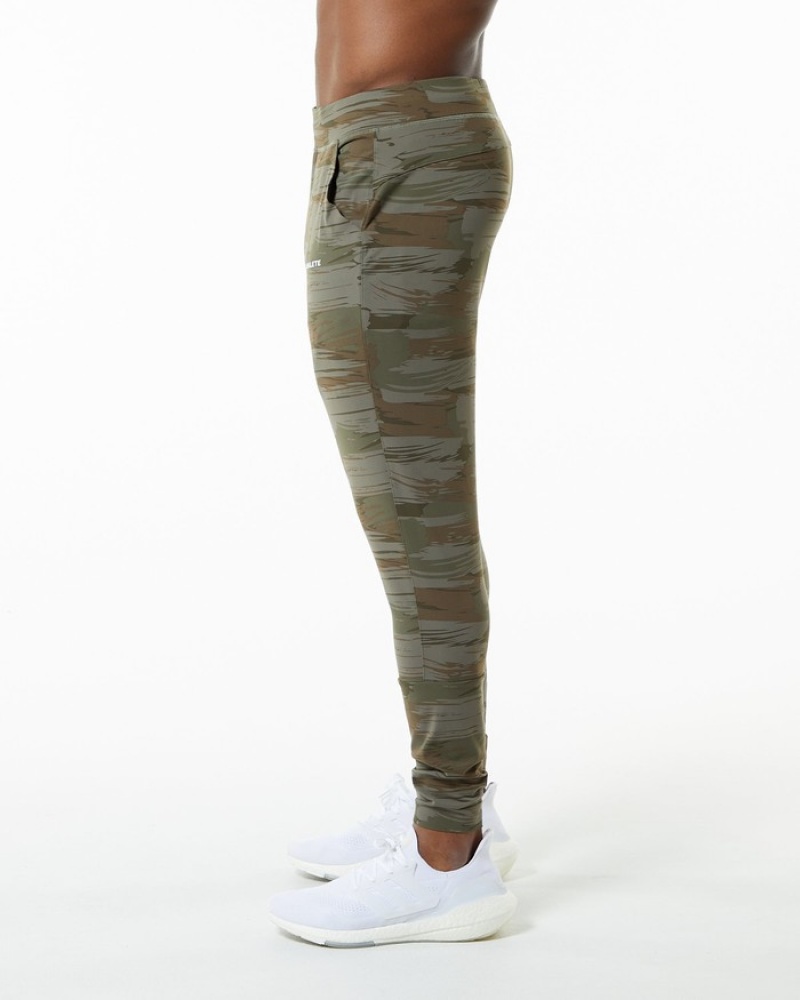 Pantaloni Jogger Barbati Alphalete Trace Masline Verzi Camuflaj | 189362-QSG
