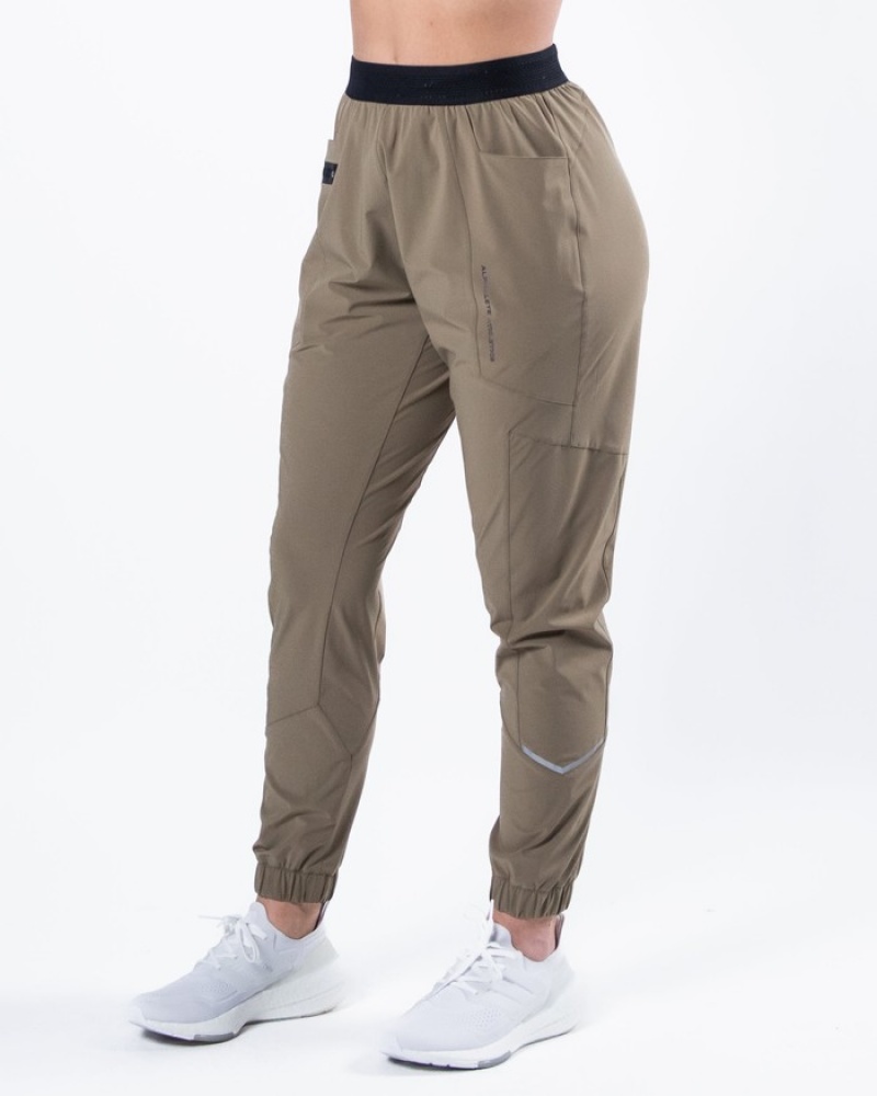 Pantaloni Jogger Dama Alphalete Studio Gri Maro | 826790-SZV