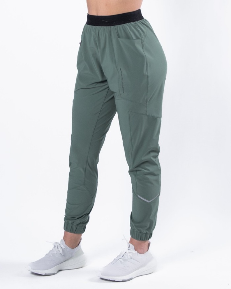 Pantaloni Jogger Dama Alphalete Studio Masline Verzi Verzi | 382954-PTD