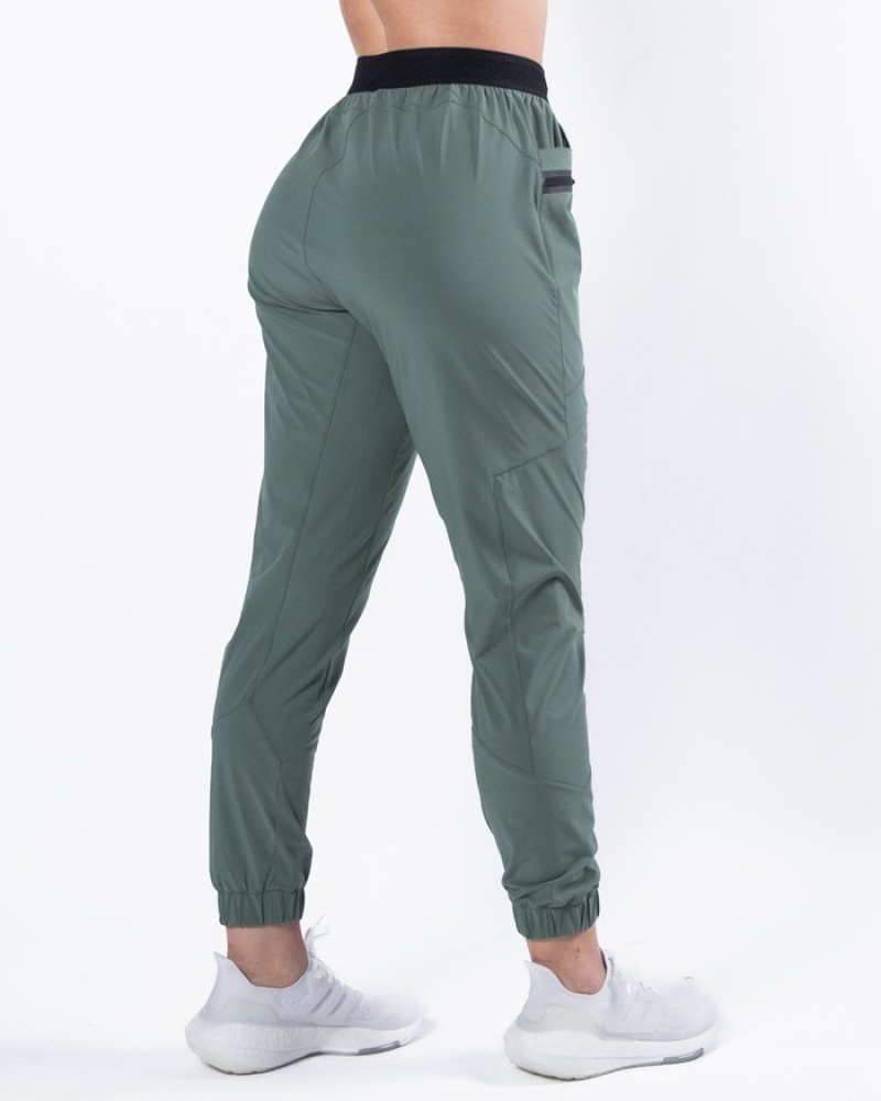 Pantaloni Jogger Dama Alphalete Studio Masline Verzi Verzi | 382954-PTD